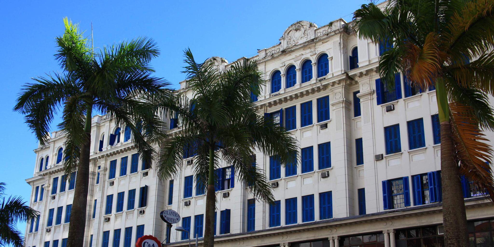 Atlântico Hotel, no Gonzaga, em Santos, é considerado o hotel mais antigo do litoral de São Paulo ainda em funcionamento