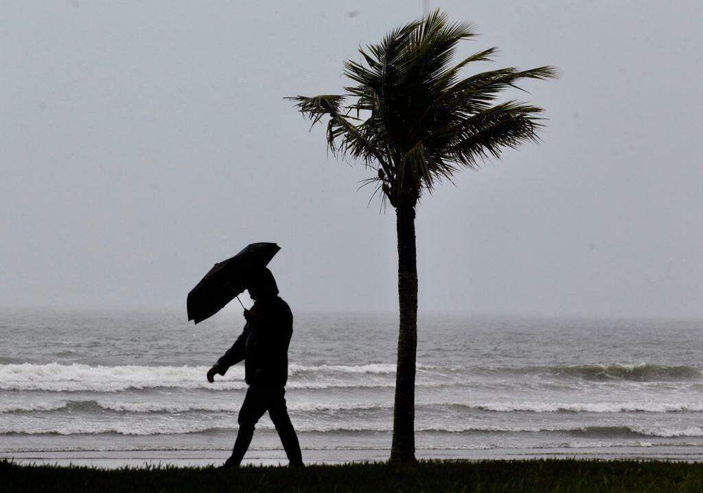 No domingo (23), pancadas de chuva podem ocorrer à noite