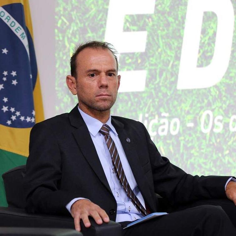 Kleiton Lima assume cargo no governo federal visando massificar o futebol feminino