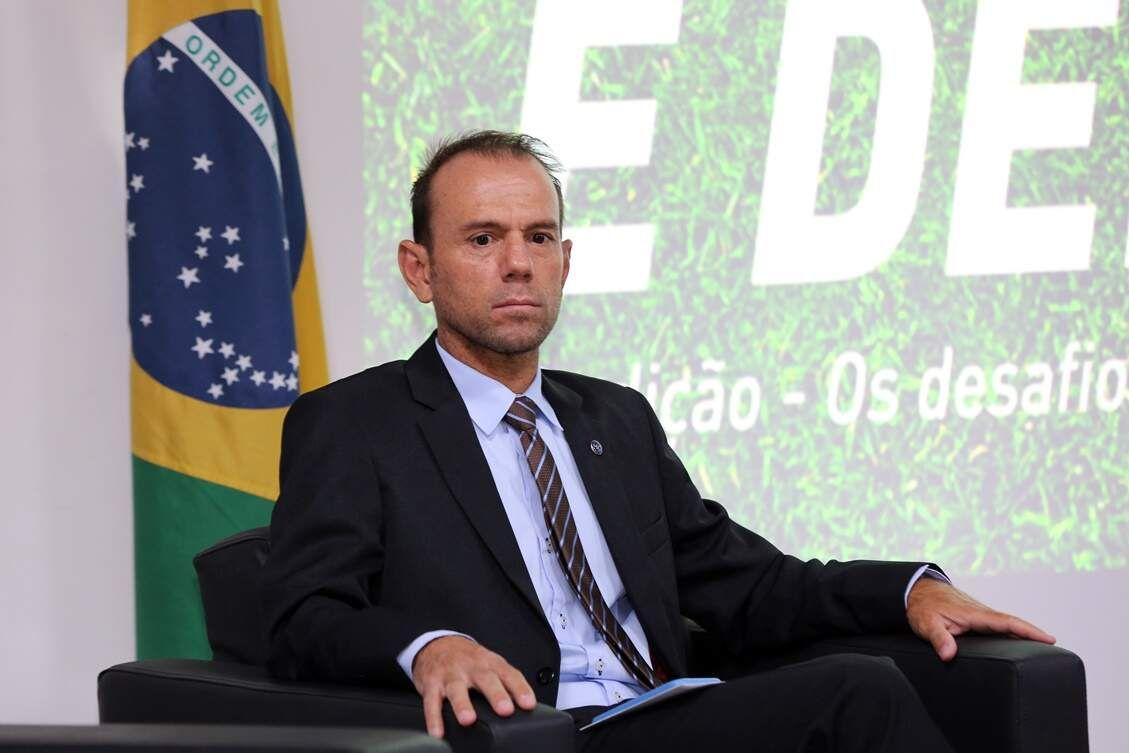 Kleiton Lima assume cargo no governo federal visando massificar o futebol feminino