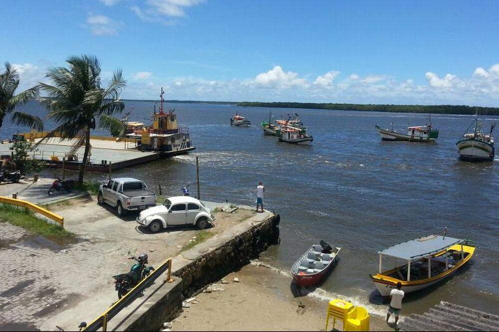 Quem visita Cananéia logo percebe que a cidade integra um arquipélago formado pelas ilhas do Cardoso, Bom Abrigo, da Casca e pela própria ilha de Cananéia