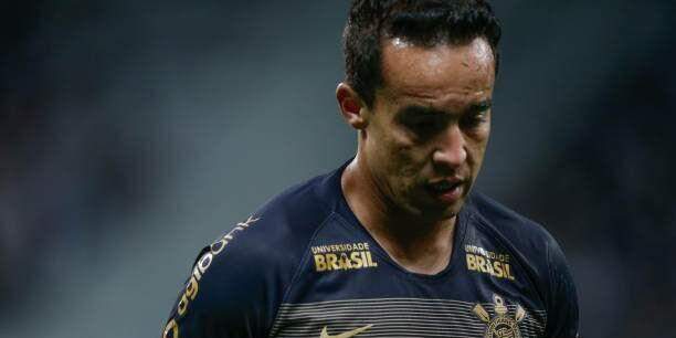Camisa 10 da equipe não jogou contra o Botafogo por precaução