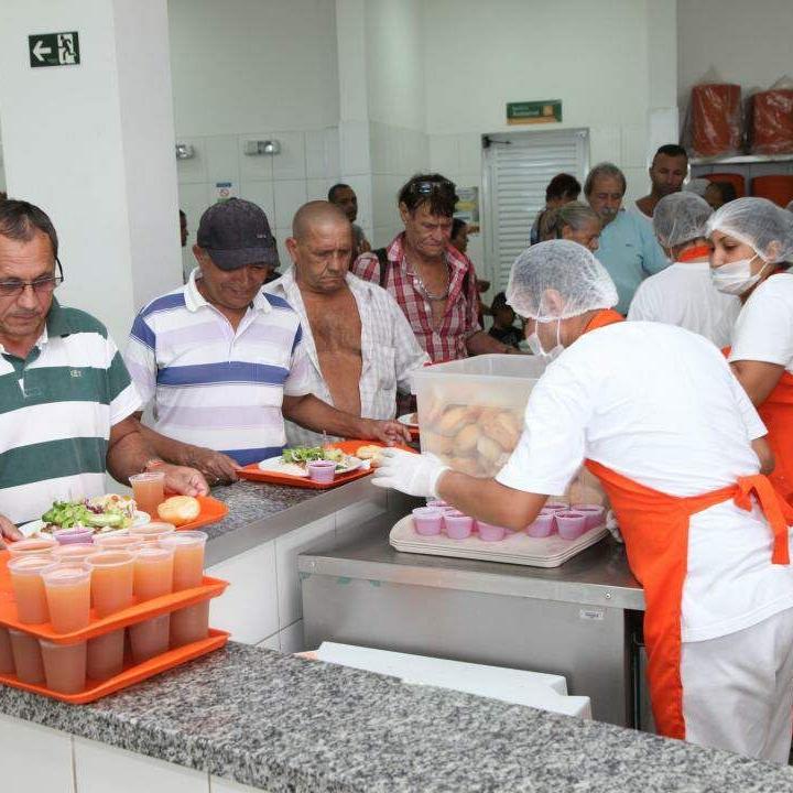 Rede de restaurantes populares servem almoço a R$ 1,00
