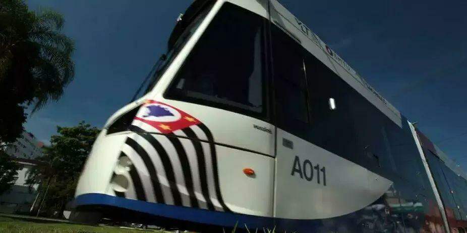 A Prefeitura reforça que permanece a recomendação de atenção total por parte de todos que circulam pelo trajeto da linha