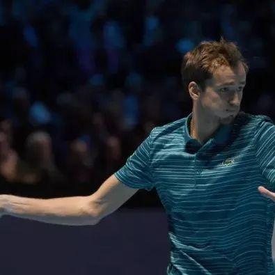  Medvedev avança no Aberto da Austrália 