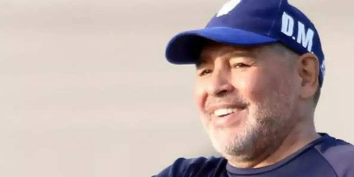 Ex-mulher de Maradona acusa médicos indiciados em julgamento pela morte do jogador: 'Assassinos'