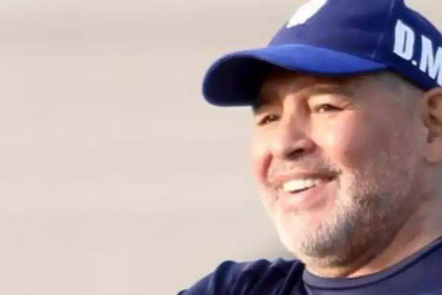 Ex-mulher de Maradona acusa médicos indiciados em julgamento pela morte do jogador: 'Assassinos'