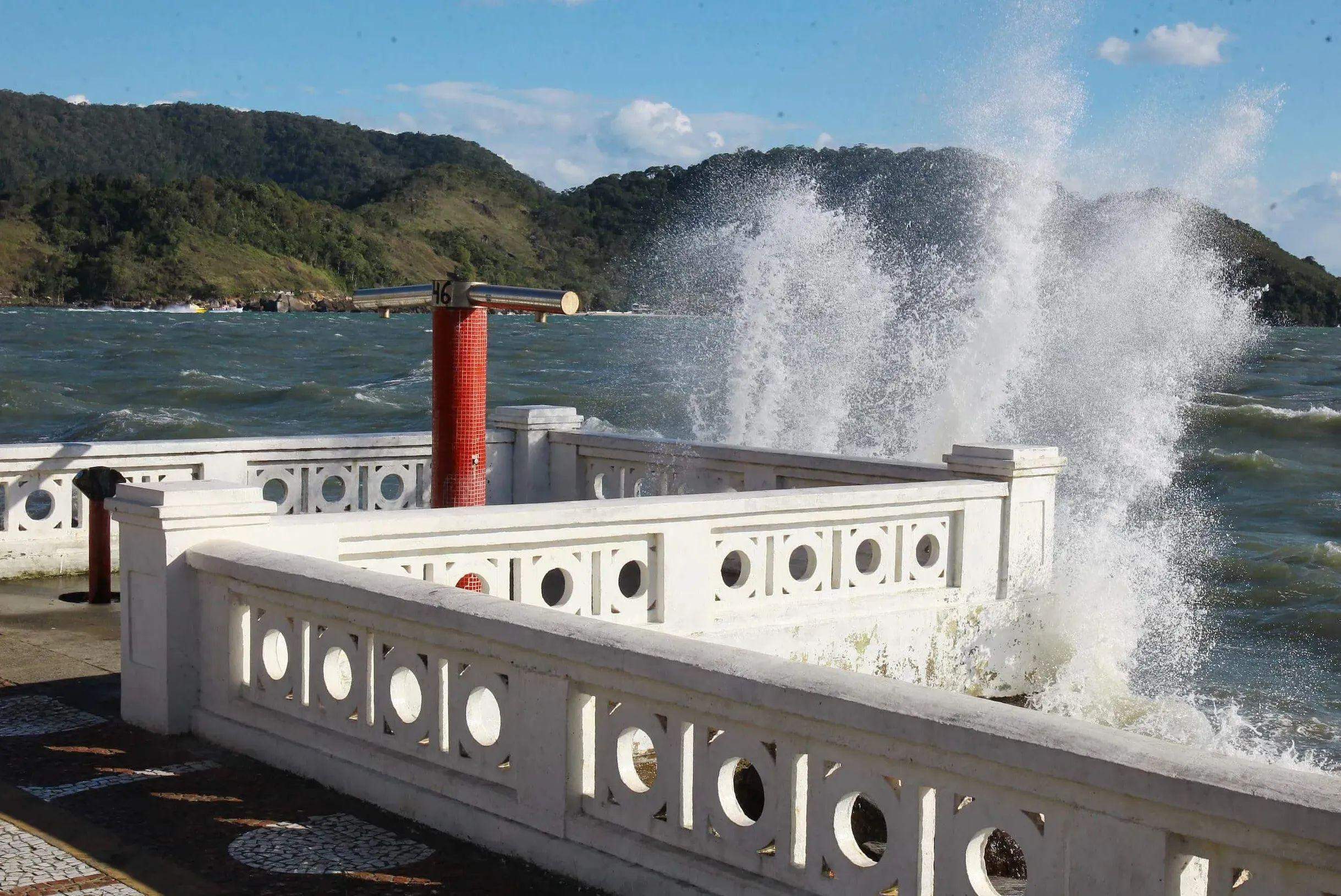  Santos pode ter ressaca com aproximação de frente fria 