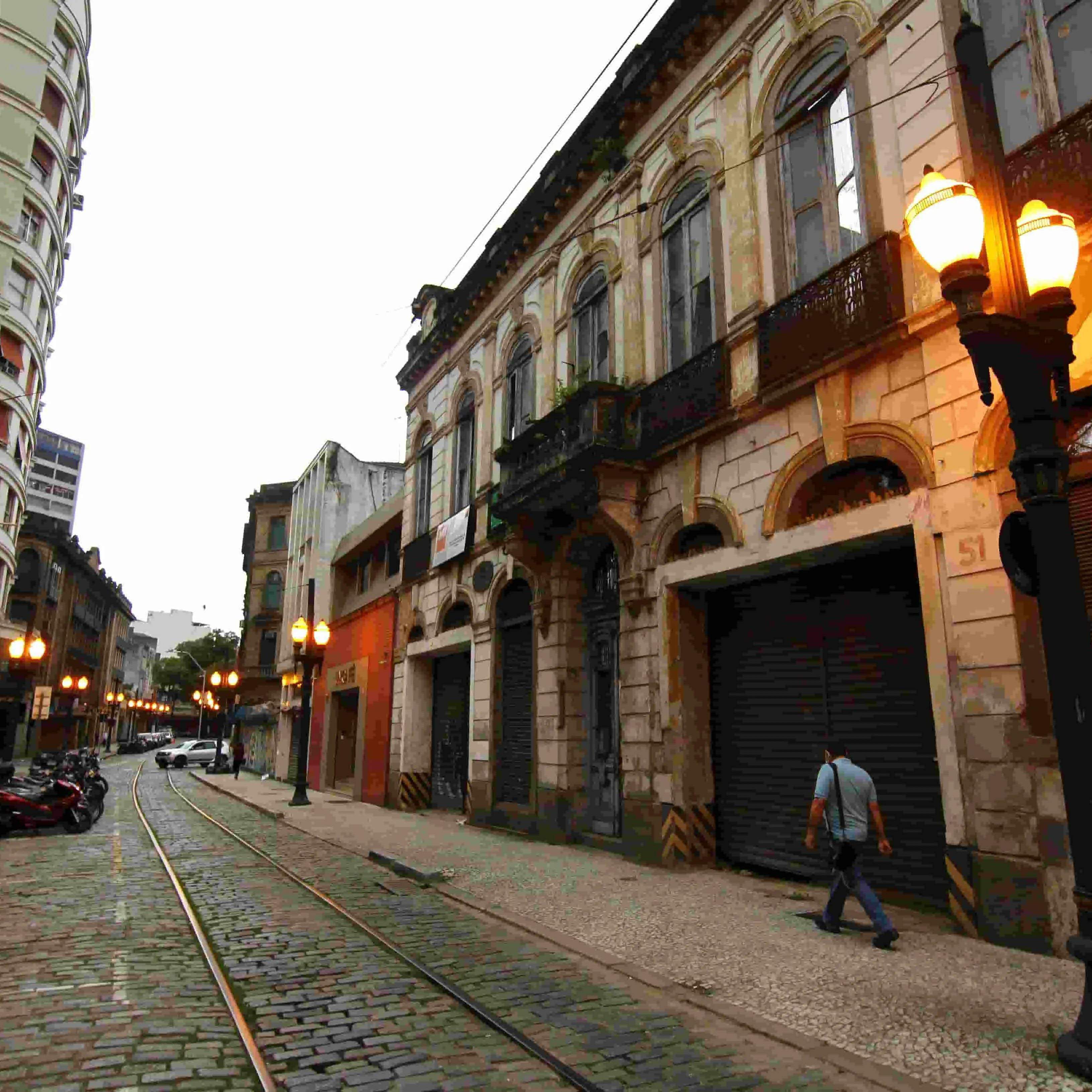 Exposição é na Rua XV de Novembro, 146, no Centro Histórico
