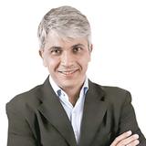 Daniel Friedmann surfando na Praia do Pepino, em 1978, e executando um Hang Five