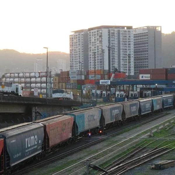 Conforme o projeto, os investimentos previstos separarão os cruzamentos rodoferroviários e garantirão fluidez ao escoamento por trens, ampliando a eficiência da operação
