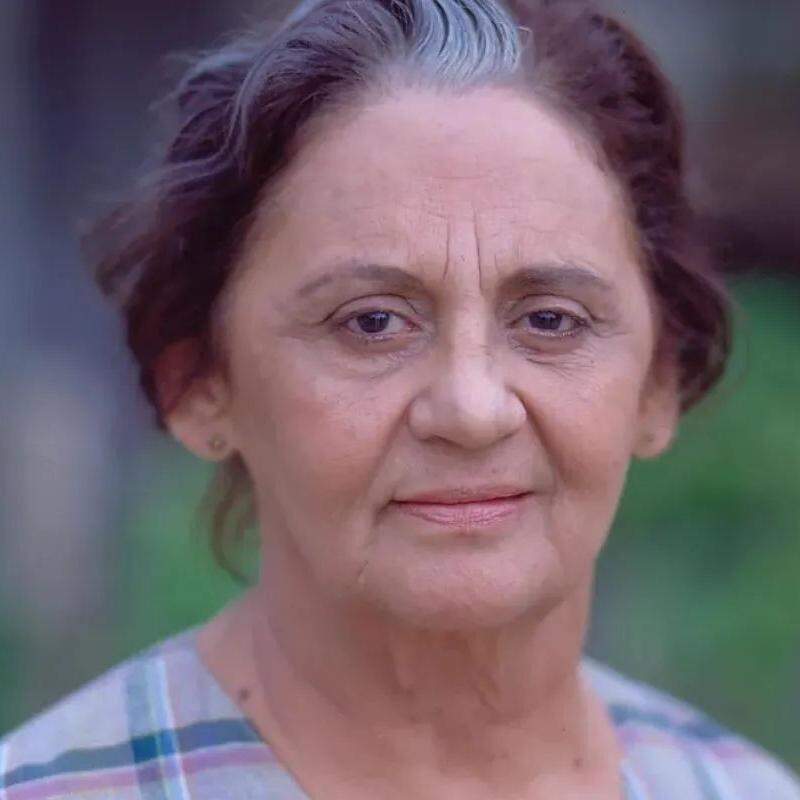 Laura Cardoso como Isaura Araújo em 1993