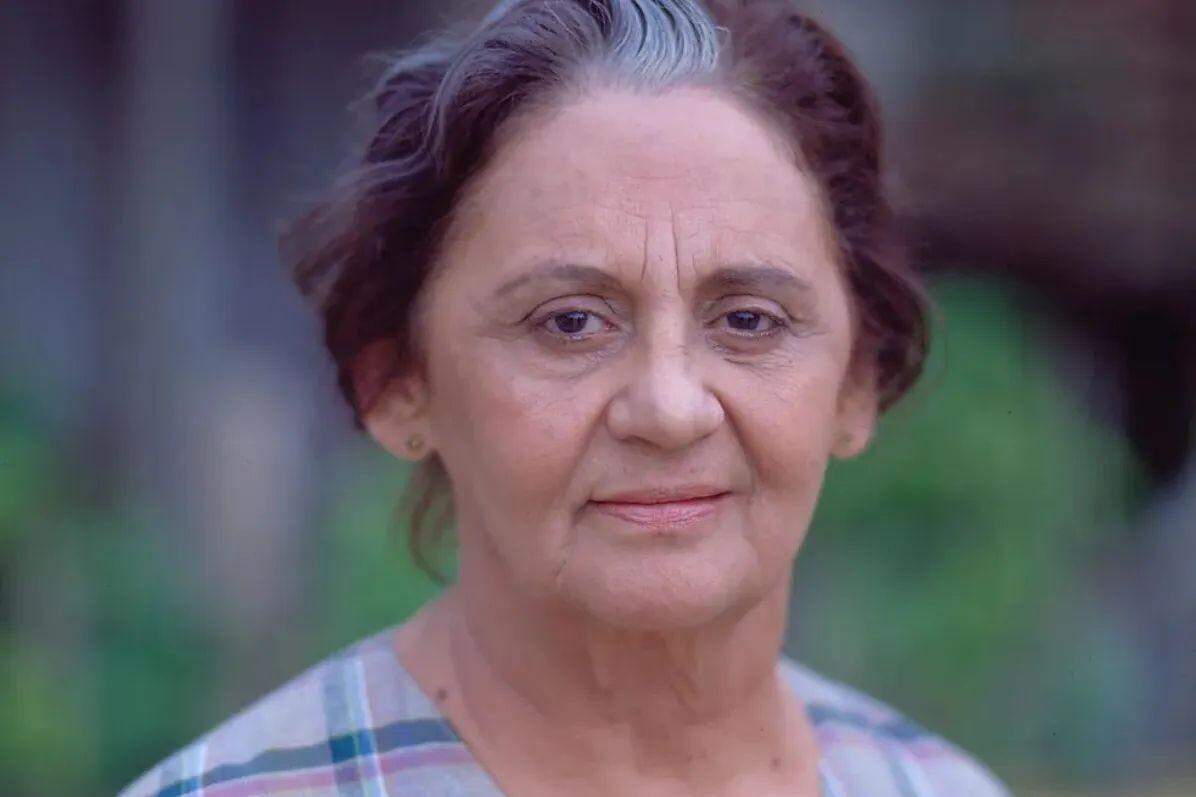 Laura Cardoso como Isaura Araújo em 1993