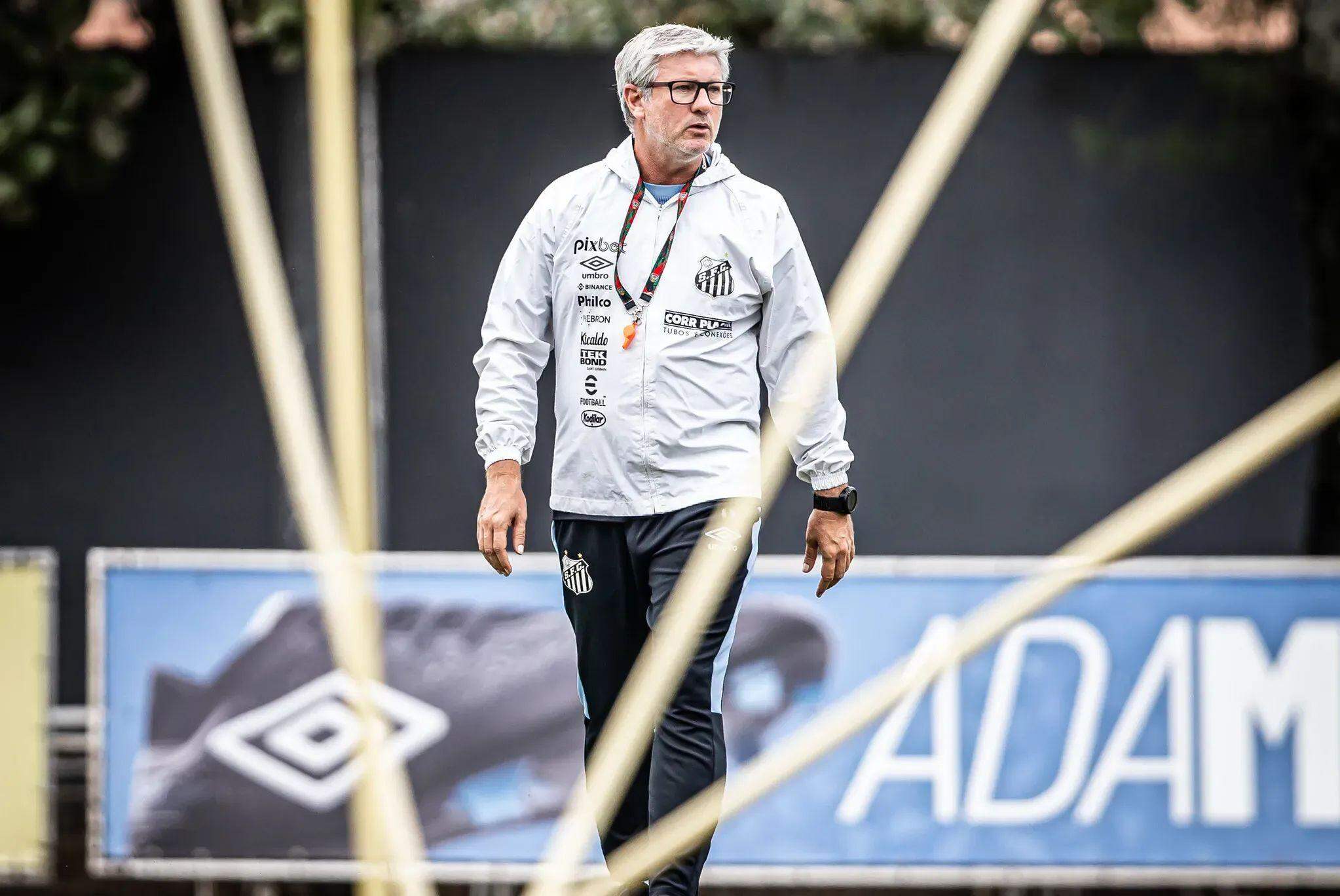 Odair Hellmann foi o sétimo técnico na gestão de Andres Rueda