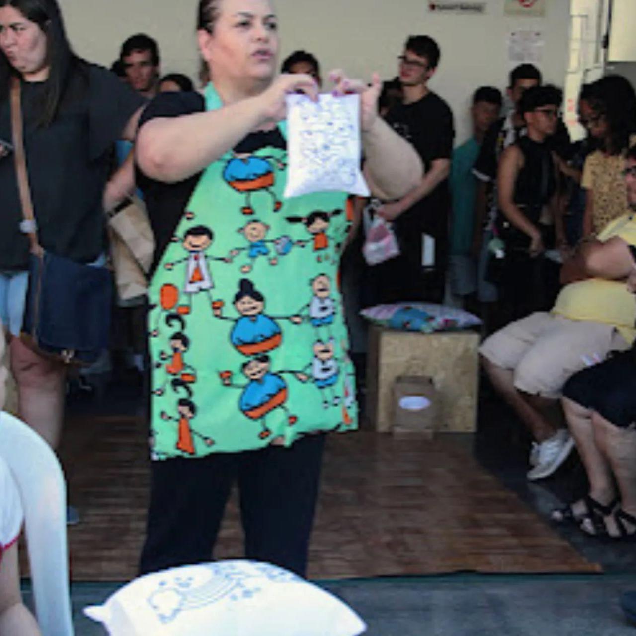 atividade também permite à criança trabalhar a coordenação motora