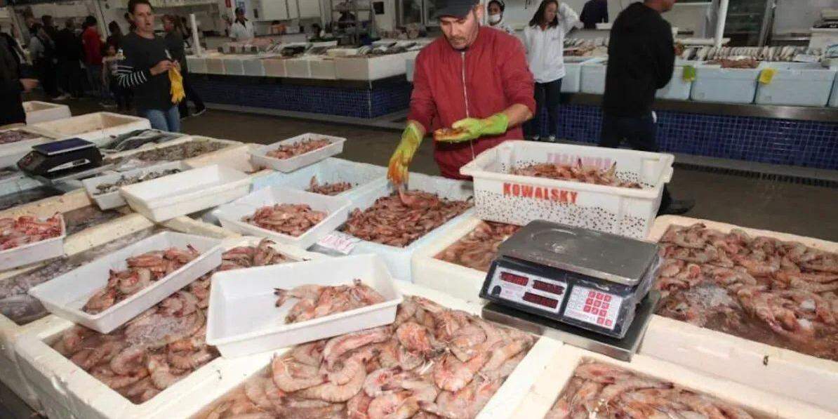 O  Festival do Camarão do Mercado de Peixes, em Santos, que começa nesta terça-feira (9)