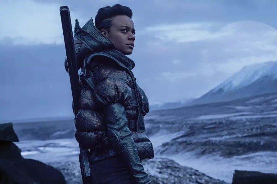 Há produções baseadas em vários gêneros, como Fundação, ficção-científica e obra-prima de Isaac Asimov