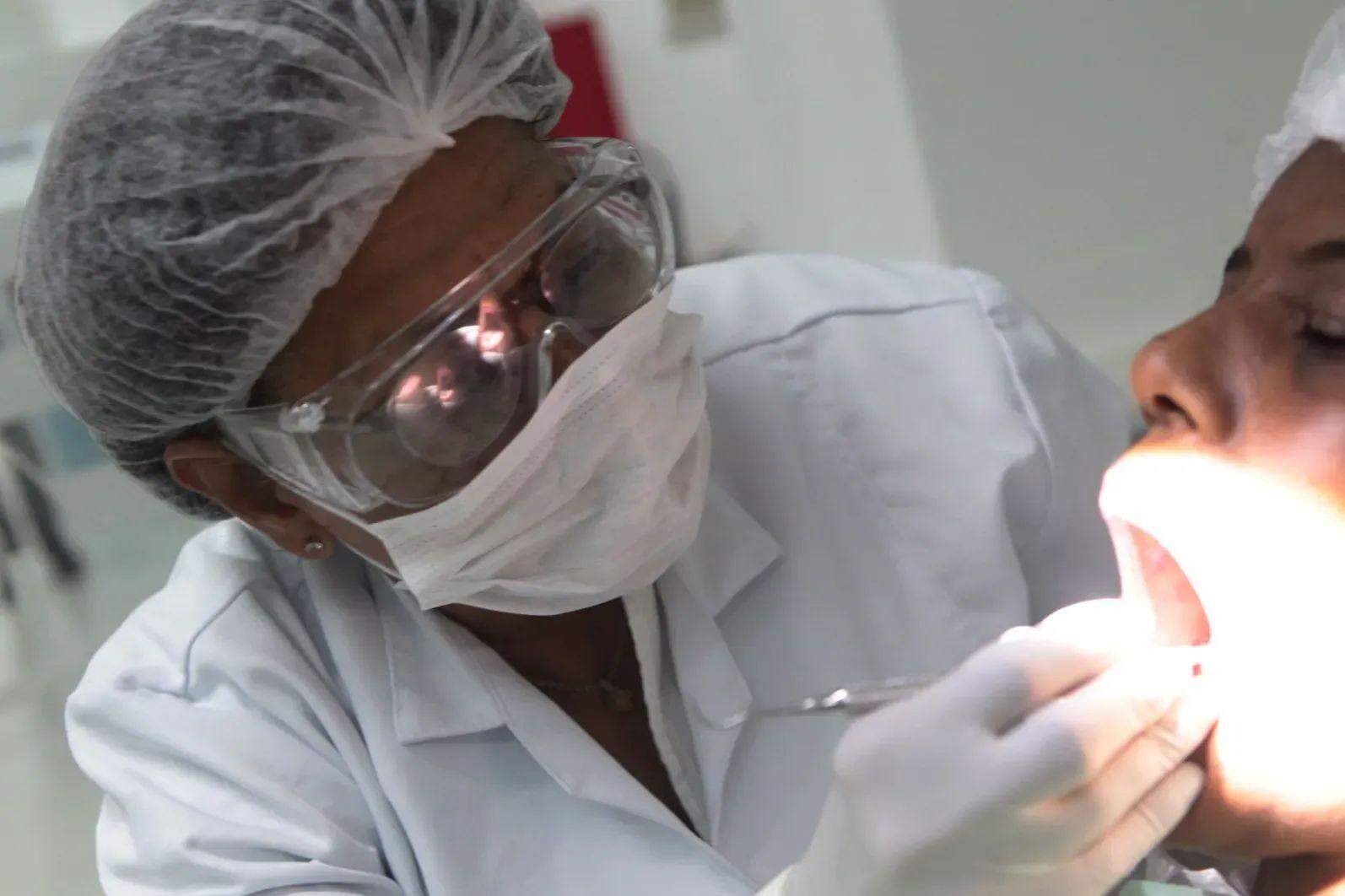 O evento será dividido em três painéis, com a presença de profissionais da Odontologia e autoridades
