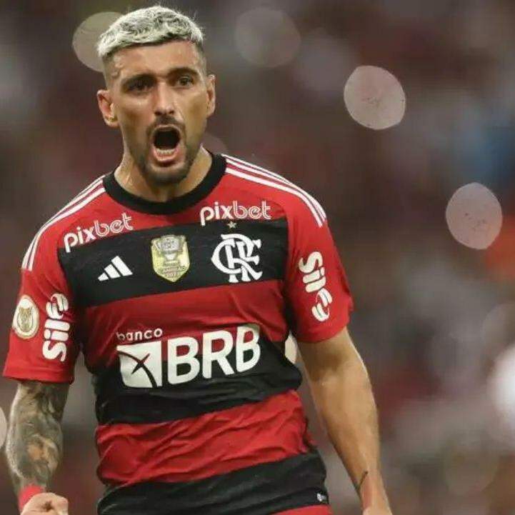 Jogador ainda corre risco de perder a Copa do Mundo pela seleção do Uruguai.