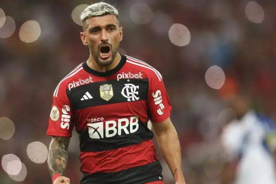 Jogador ainda corre risco de perder a Copa do Mundo pela seleção do Uruguai.