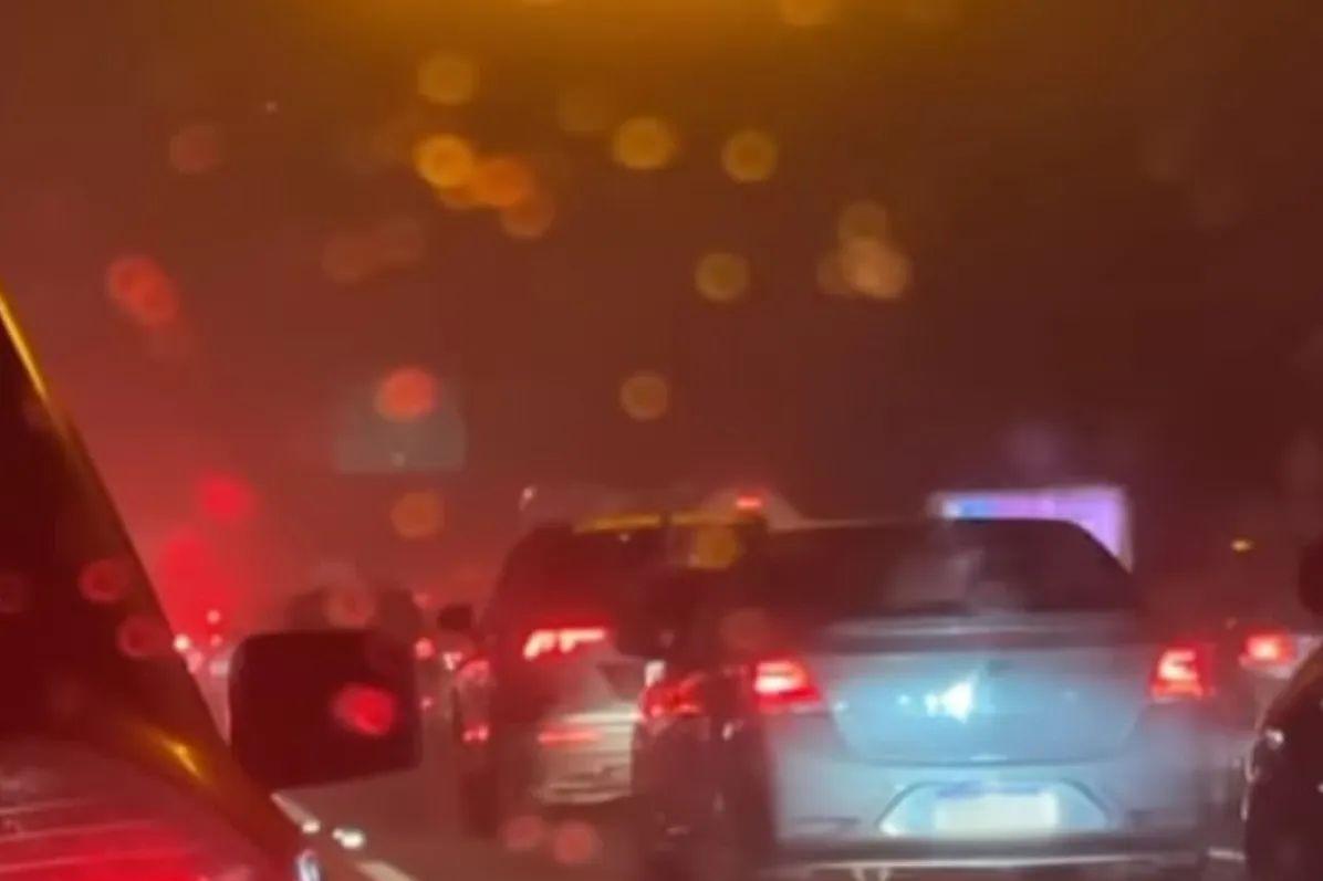 Motoristas precisaram de paciência ao voltar para a Baixada Santista pelas rodovias do SAI