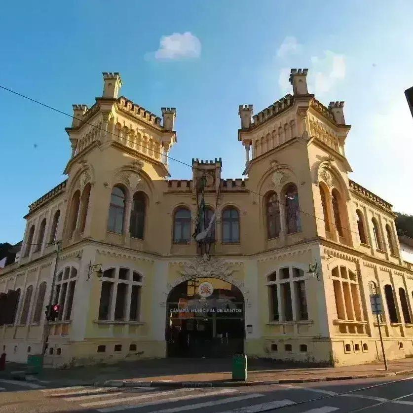 O Sindicato dos Servidores Estatutários Municipais de Santos (Sindest) protocolou ofício na Câmara solicitando a inclusão, na Lei de Diretrizes Orçamentárias (LDO) da cidade, de recursos destinados ao cumprimento da Lei Complementar Federal 226/2026, conhecida como “descongela”, que autoriza o pagamento retroativo de benefícios do funcionalismo público