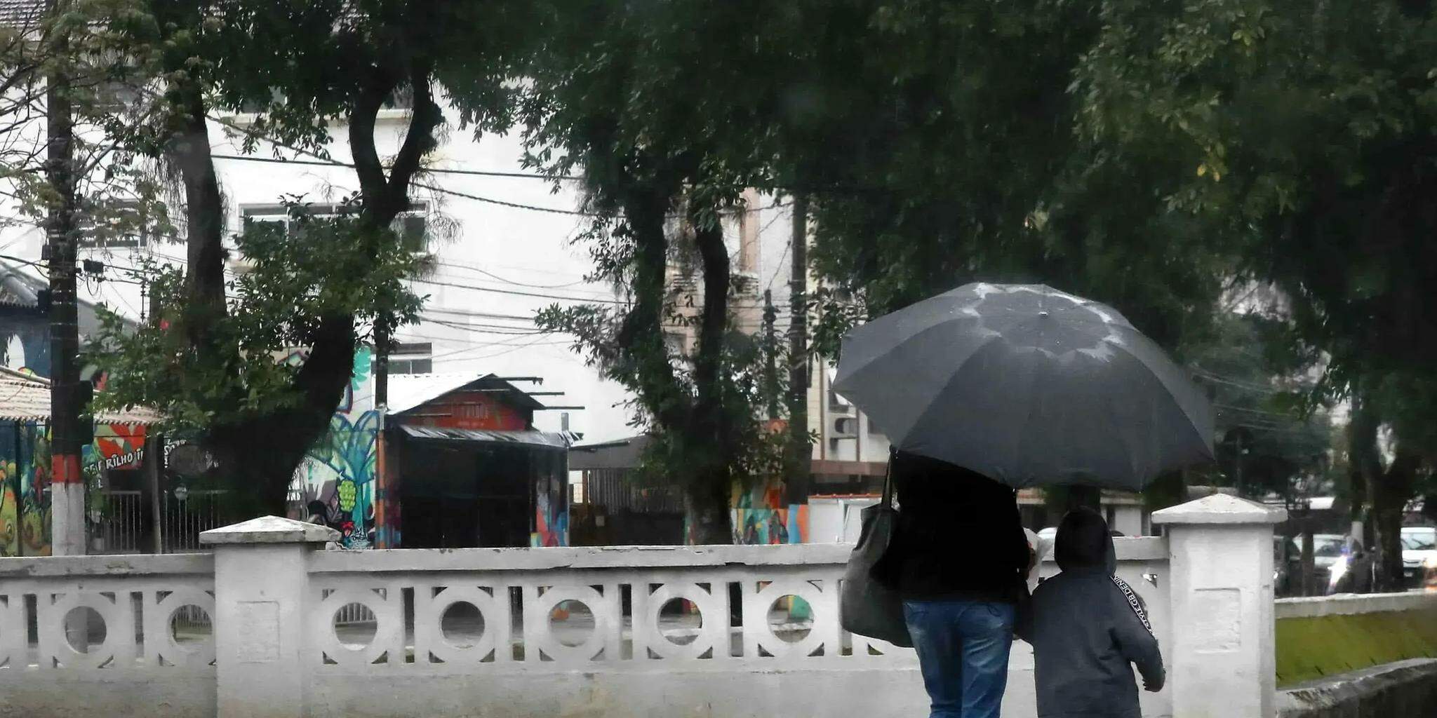 Chuva intensa é esperada na Baixada Santista nas próximas horas