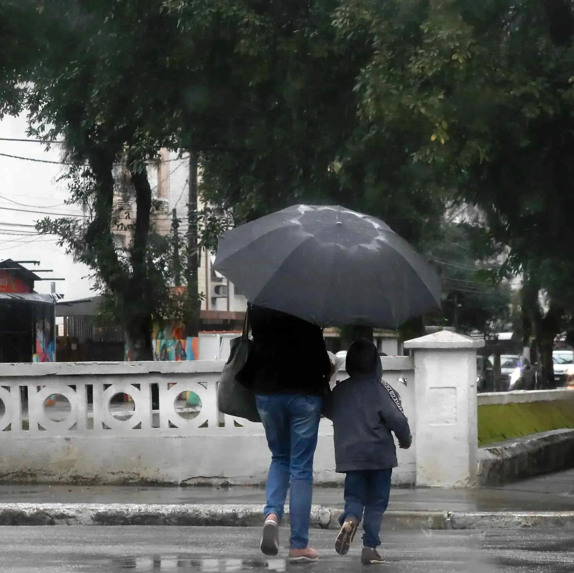 Nova chuva intensa é esperada na Baixada Santista nas próximas horas