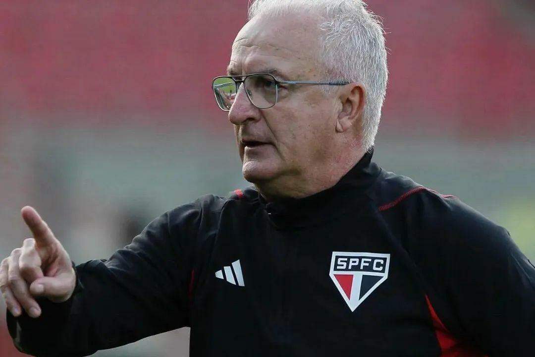 Dorival reestreia pelo São Paulo em jogo da Sul-Americana para encerrar jejum de vitórias