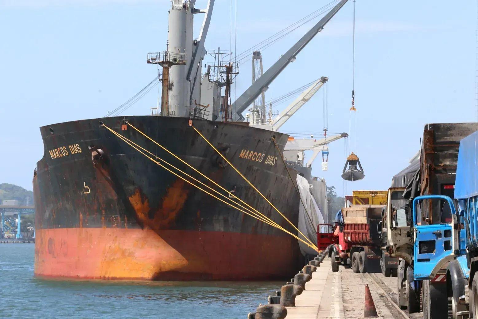 Há diversas oportunidades na área portuária