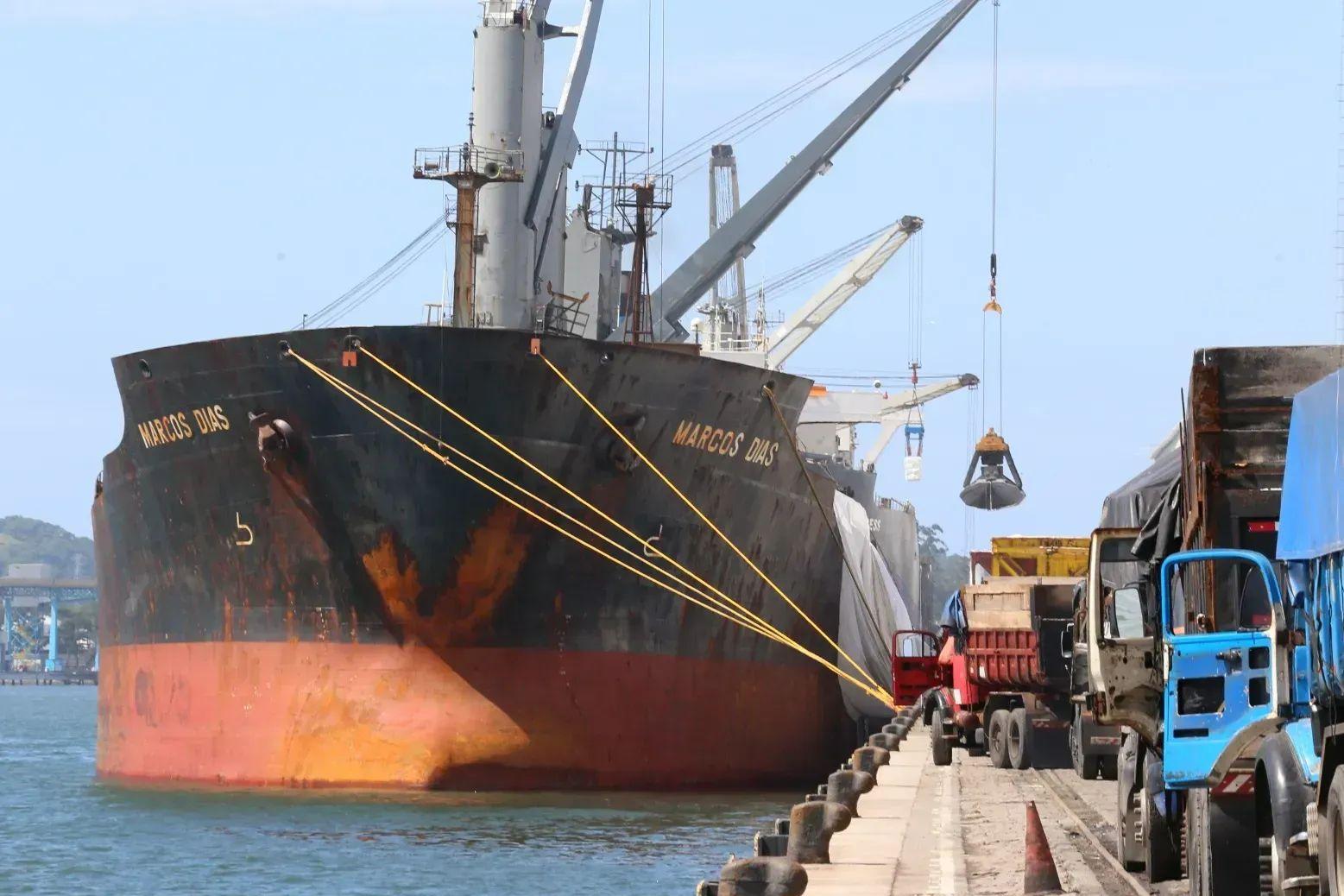 Há diversas oportunidades na área portuária