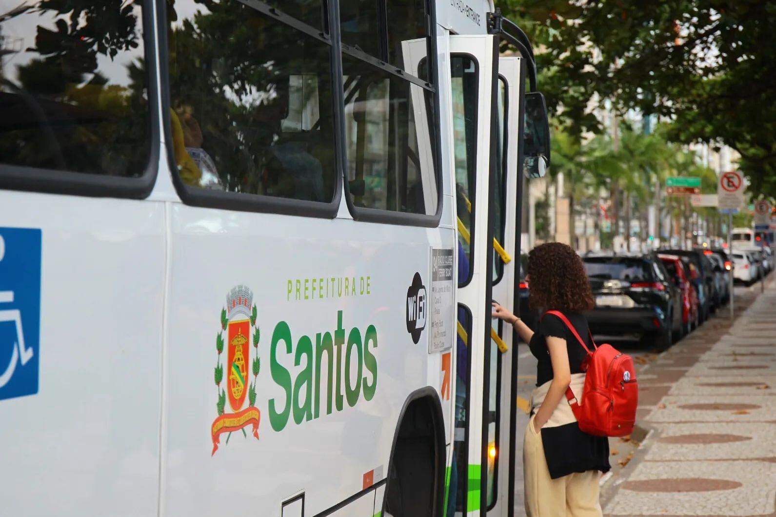 Tarifa de ônibus em Santos tem aumento do subsídio da Prefeitura questionado por vereadores no litoral de São Paulo