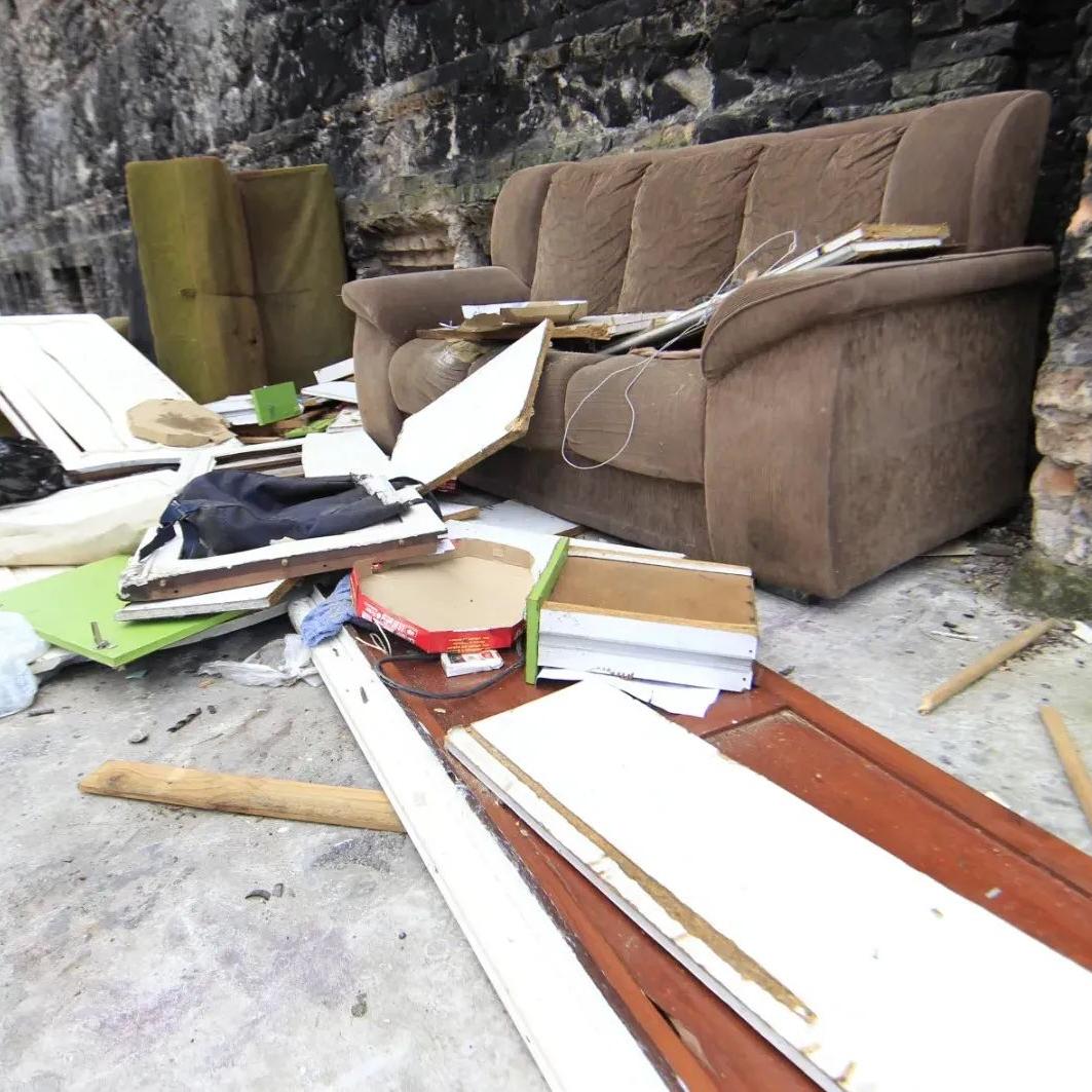 Entulho e materiais inservíveis podem ser retirados pela Prefeitura