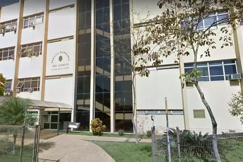 Projeto para limitar fiscalização da saúde em São Vicente por vereadores gera polêmica na Câmara