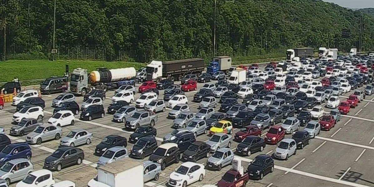 Volume de veículos em direção ao litoral de São Paulo deve aumentar a partir desta sexta-feira (4)