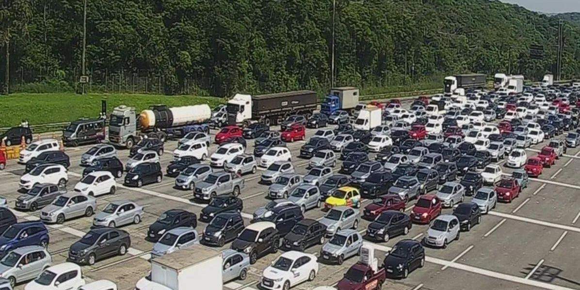 Volume de veículos em direção ao litoral de São Paulo deve aumentar a partir desta sexta-feira (4)