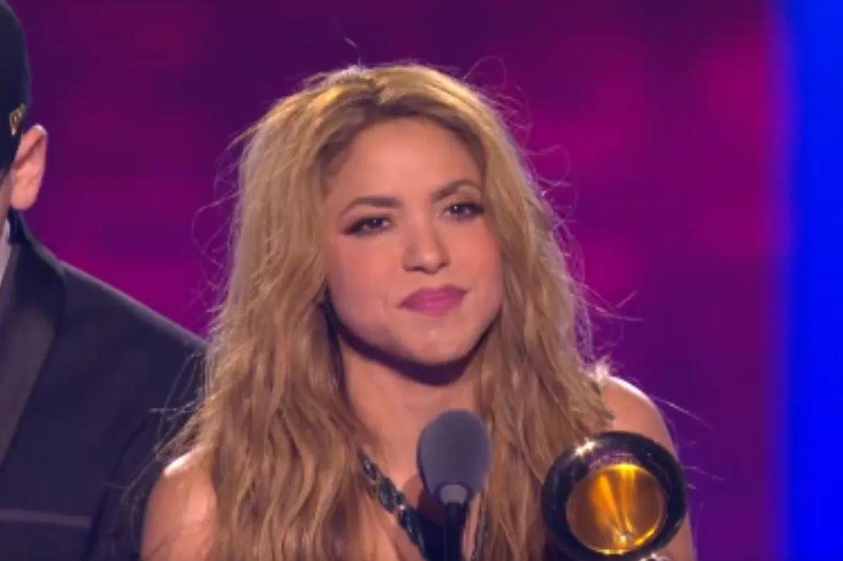 Shakira  venceu os prêmios por canção do ano e melhor música pop