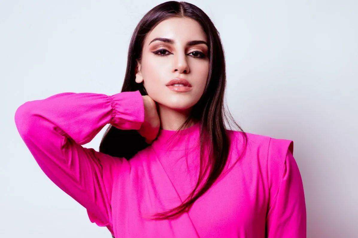 Estrela Internacional Isabela Souza brilha em produções do Disney Channel