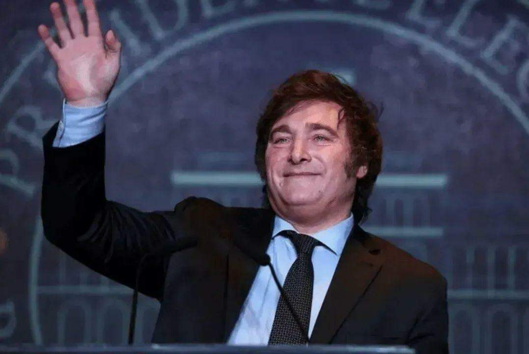 Novo governo argentino tenta evitar isolamento econômico