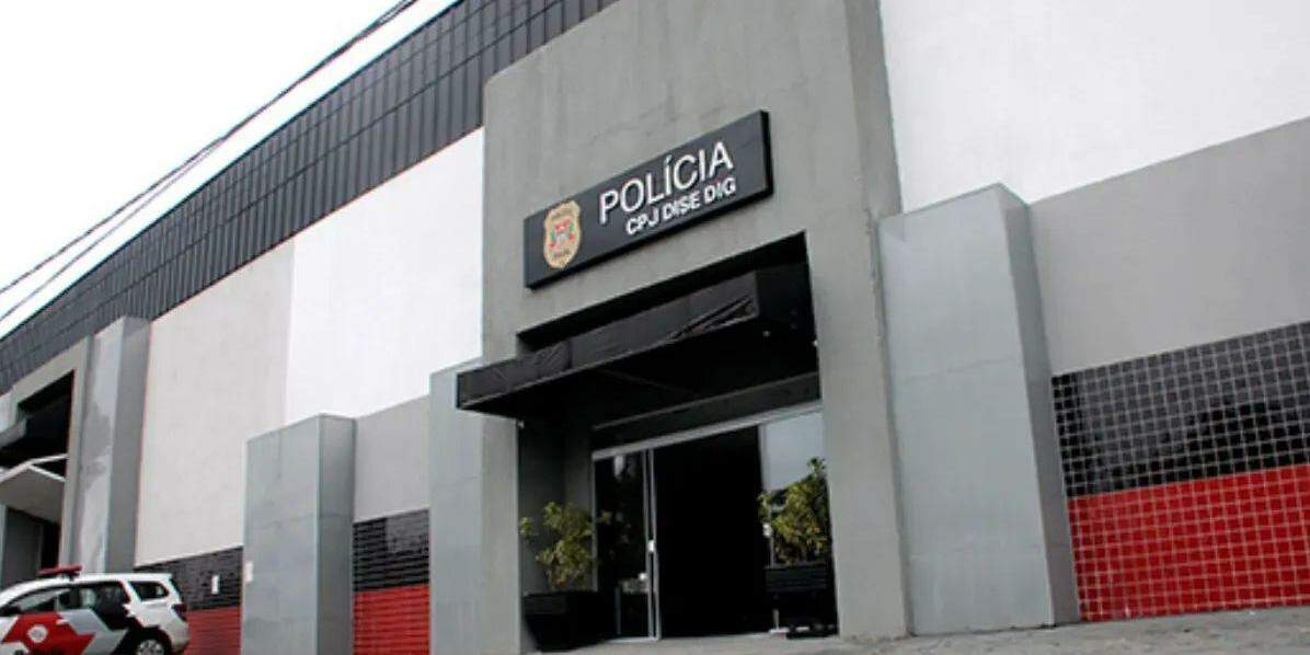 Suspeitos foram detidos e levados à CPJ de Praia Grande