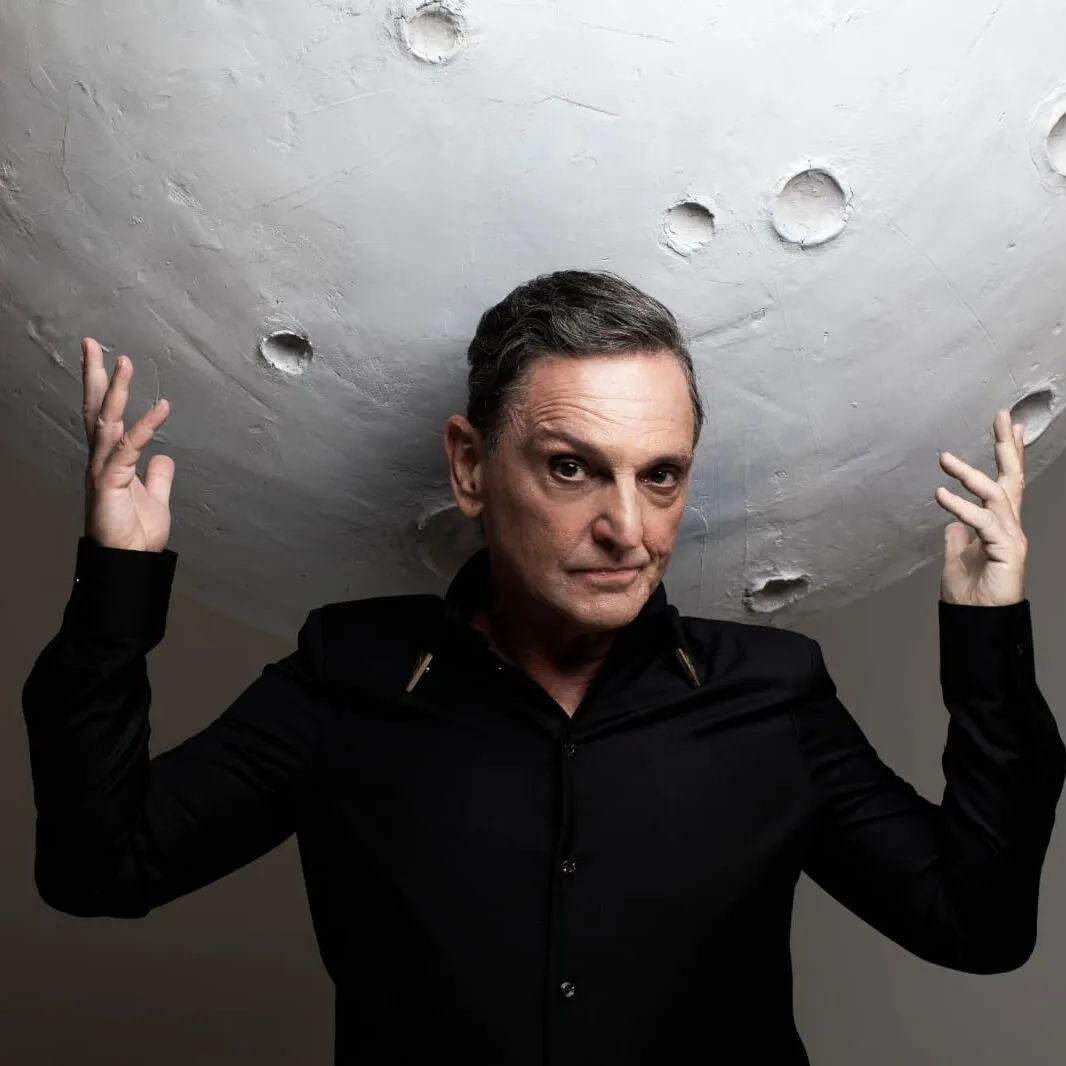 Músico faria show em Extrema e acabou de lançar novo álbum