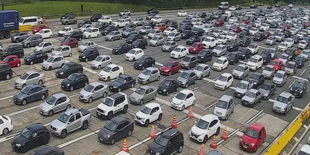 Rodovias do litoral de São Paulo devem ter aumento do fluxo de veículos no feriado de Corpus Christi