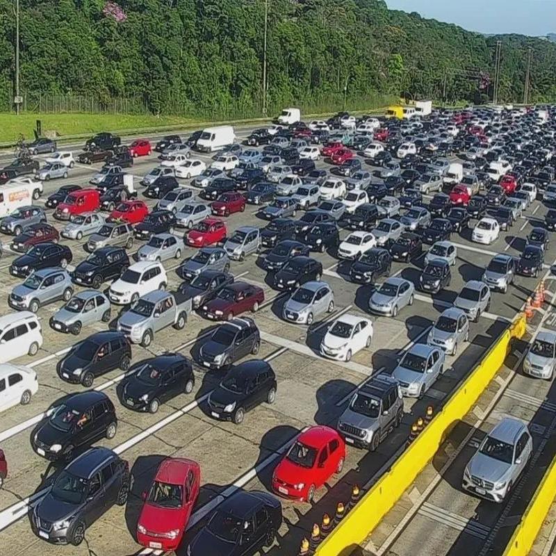 Quinta (2) e sexta (3) devem ser os dias com maior fluxo de veículos em direção à Baixada Santista
