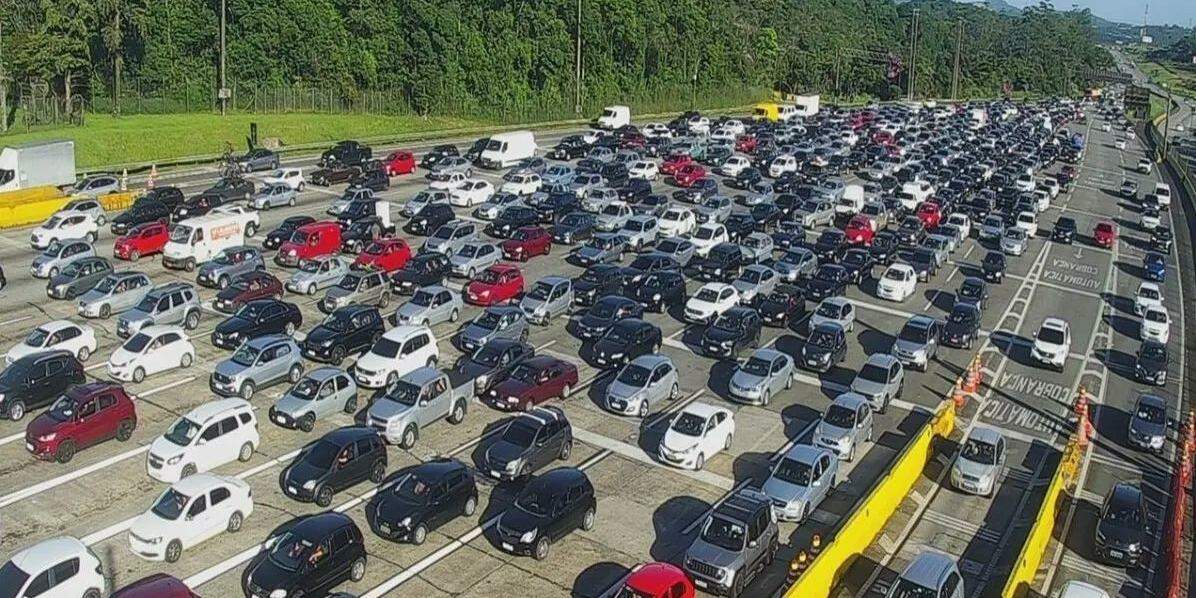 Ecovias prevê de 197 mil a 303 mil veículos rumo à Baixada Santista no feriado do Dia do Trabalhador