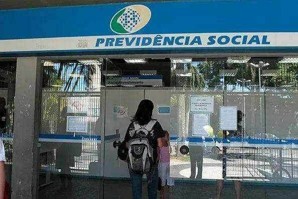 INSS paga segunda parcela do 13º a aposentados e pensionistas