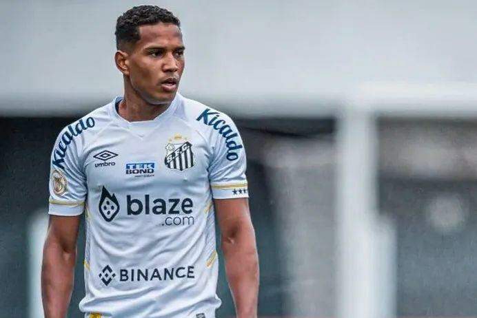 João Lucas se junta a Lucas Barbosa como emprestados pelo Santos ao Juventude
