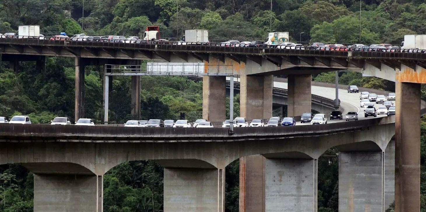 O projeto da terceira pista da Rodovia dos Imigrantes teve o parecer técnico da Cetesb aprovado na quarta (25) pelo Conselho Estadual do Meio Ambiente (Consema)