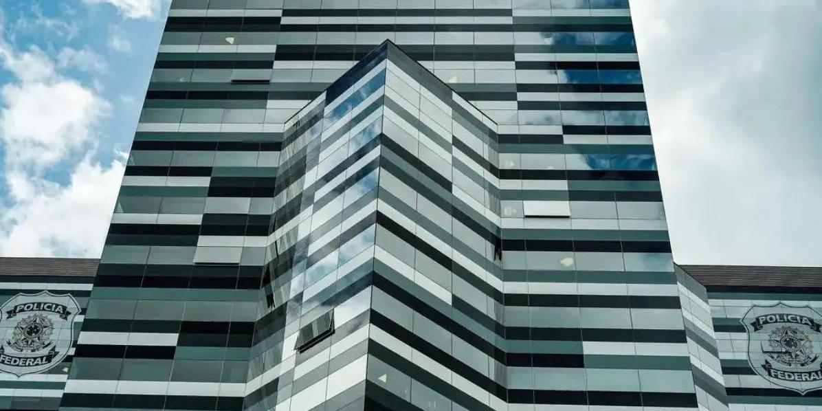 Foram cumpridos quatro mandados de busca e apreensão no Rio de Janeiro, em Salvador e no estado de São Paulo, incluindo o Guarujá, na Baixada Santista, e São José do Rio Preto, no interior paulista