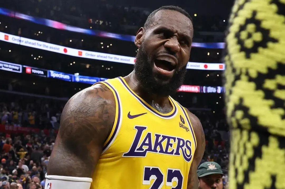 Apesar de encerrar a série negativa, foi a pontuação mais baixa dos Lakers desde 3 janeiro