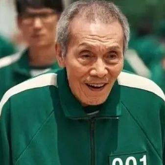 Oh Yeong-Su foi vencedor do Globo de Ouro na categoria de Melhor Ator Coadjuvante pela série Round 6